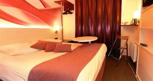 фото отеля Kyriad Hotel La Fleche
