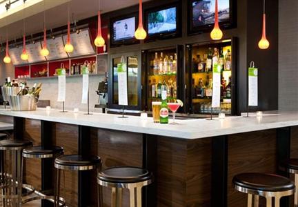 фото отеля Courtyard by Marriott Oakland Emeryville