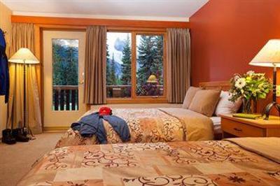 фото отеля CMH Bugaboo Lodge
