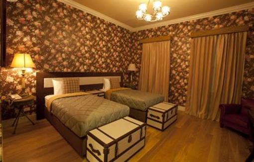 фото отеля Rancho Charnvee Resort & Country Club