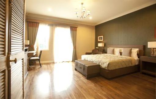 фото отеля Rancho Charnvee Resort & Country Club