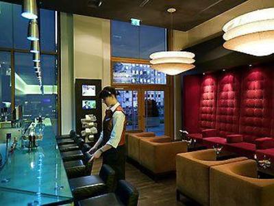 фото отеля Novotel Karlsruhe