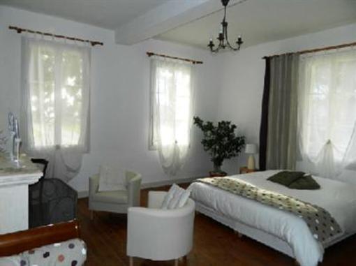 фото отеля Chambres d'Hotes L'Ostal de Pombonne