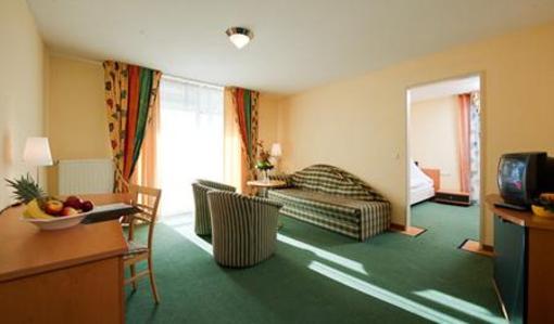 фото отеля Hotel am Waldbad