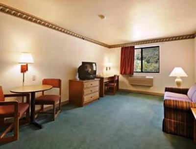фото отеля Travelodge Moon Township