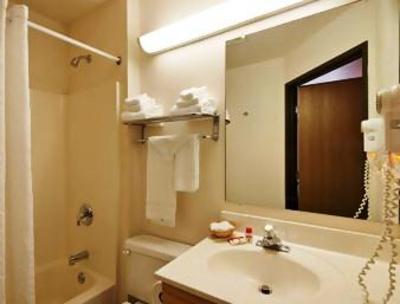 фото отеля Travelodge Moon Township