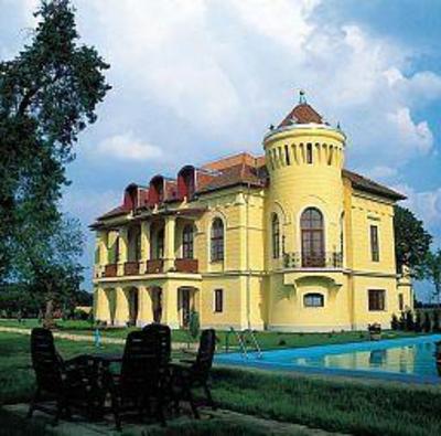 фото отеля Almasy Kastelyhotel