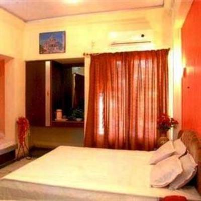 фото отеля Hotel Suresh Plaza Nashik