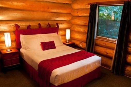фото отеля Tewksbury Lodge Porepunkah