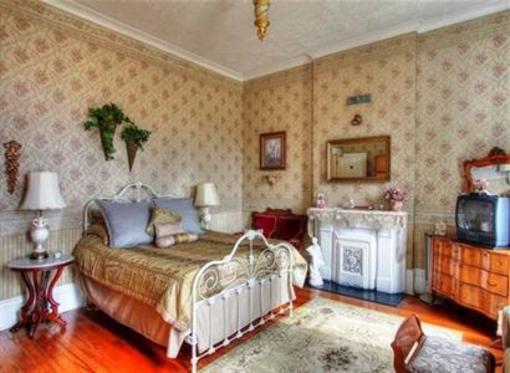 фото отеля Victorian House Bed and Breakfast
