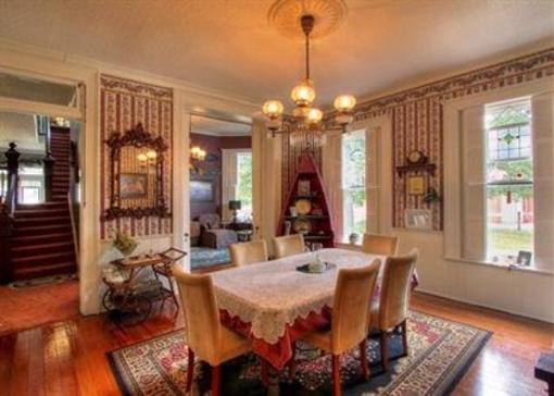 фото отеля Victorian House Bed and Breakfast