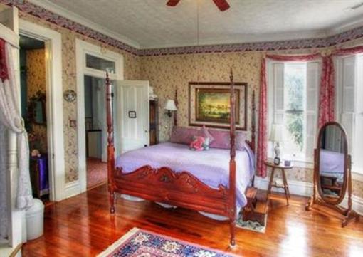 фото отеля Victorian House Bed and Breakfast