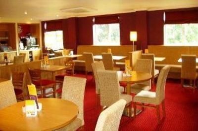 фото отеля Premier Inn North Warrington (England)