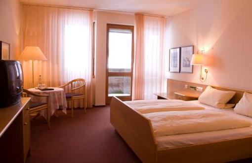 фото отеля Gestuetshotel Offenhausen
