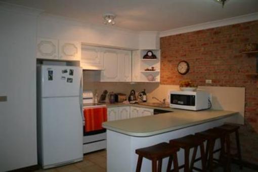фото отеля Waterview Apartment Batemans Bay