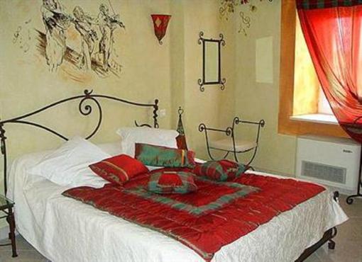 фото отеля Hotel Le Puy Des Sirenes Puygiron
