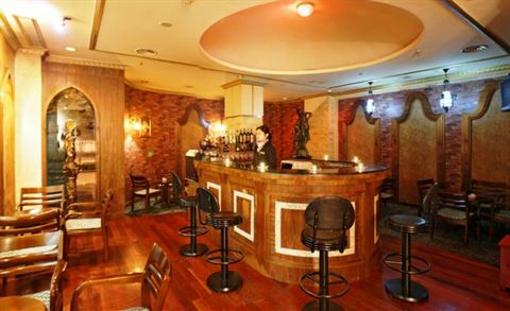 фото отеля Sunny Redbud Flower Hotel