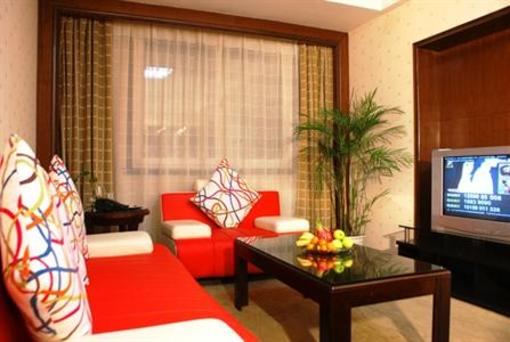 фото отеля Sunny Redbud Flower Hotel