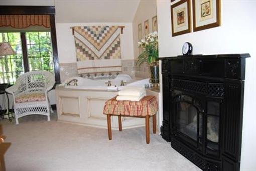 фото отеля The Roost Bed & Breakfast