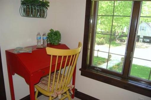 фото отеля The Roost Bed & Breakfast