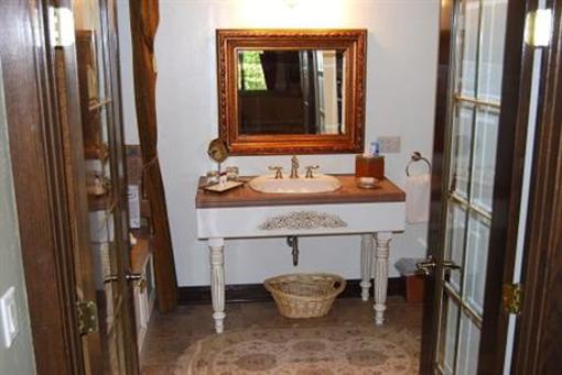 фото отеля The Roost Bed & Breakfast