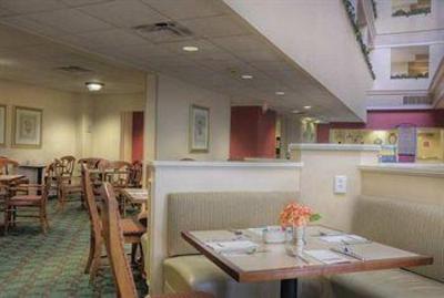 фото отеля Hilton Garden Inn Dallas/Market Center