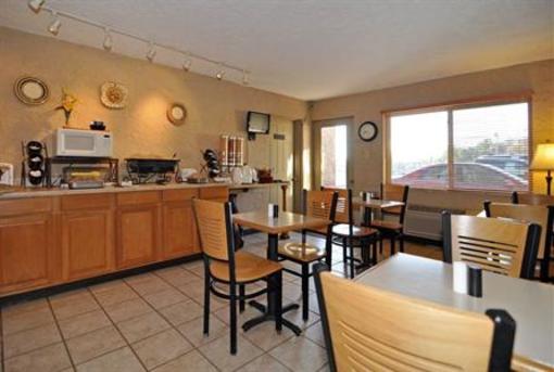 фото отеля BEST WESTERN Hillside Inn
