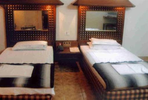 фото отеля Hotel Charans International