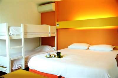 фото отеля P'tit Dej-HOTEL Bordeaux Lac
