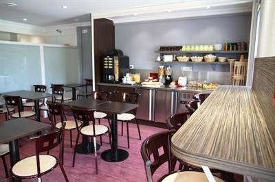 фото отеля P'tit Dej-HOTEL Bordeaux Lac