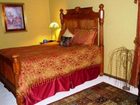 фото отеля Whispering Oaks Bed & Breakfast