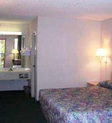 фото отеля Royal Inn at USC and Fort Jackson