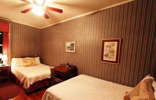 фото отеля Royal Inn at USC and Fort Jackson