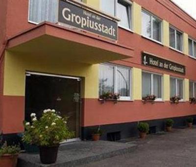 фото отеля Hotel Garni an der Gropiusstadt