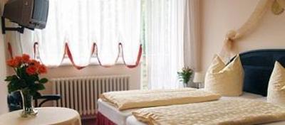 фото отеля Hotel Garni an der Gropiusstadt
