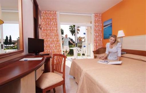 фото отеля Hotel Colonia Sant Jordi Club Ses Salines