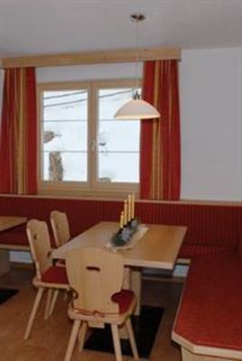 фото отеля Hotel Garni Bacherhof Sankt Anton am Arlberg
