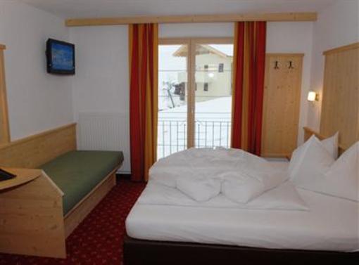 фото отеля Hotel Garni Bacherhof Sankt Anton am Arlberg
