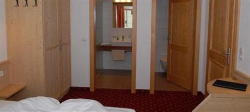 фото отеля Hotel Garni Bacherhof Sankt Anton am Arlberg