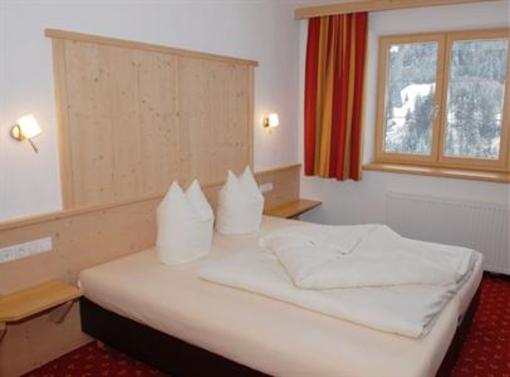 фото отеля Hotel Garni Bacherhof Sankt Anton am Arlberg
