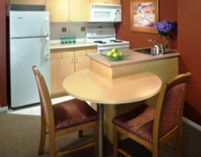 фото отеля Lord Stanley Suites On The Park