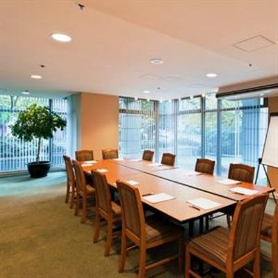 фото отеля Lord Stanley Suites On The Park