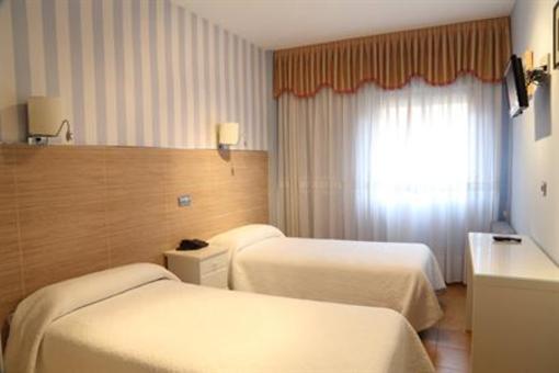 фото отеля Hostal Los Angeles