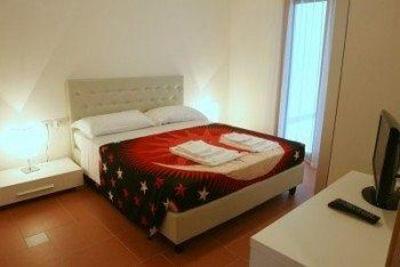 фото отеля Aparthotel Lacroma