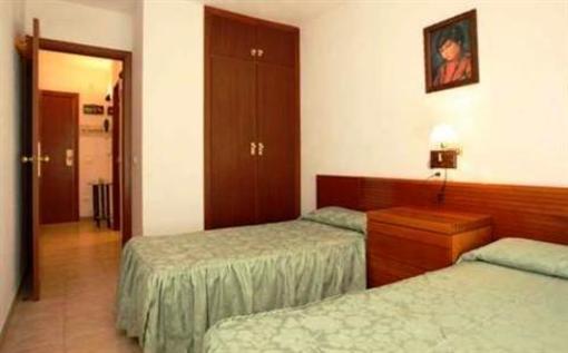 фото отеля Apartamentos Optimist