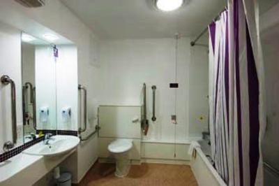 фото отеля Premier Inn Stansted Airport