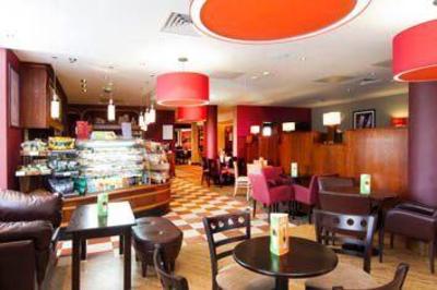 фото отеля Premier Inn Stansted Airport