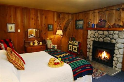 фото отеля Strawberry Creek Inn Idyllwild