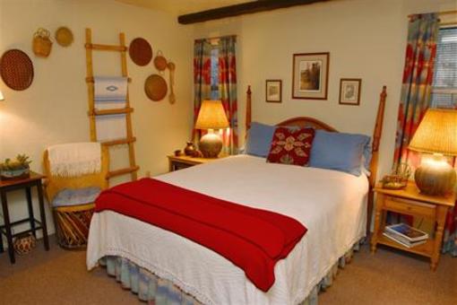 фото отеля Strawberry Creek Inn Idyllwild