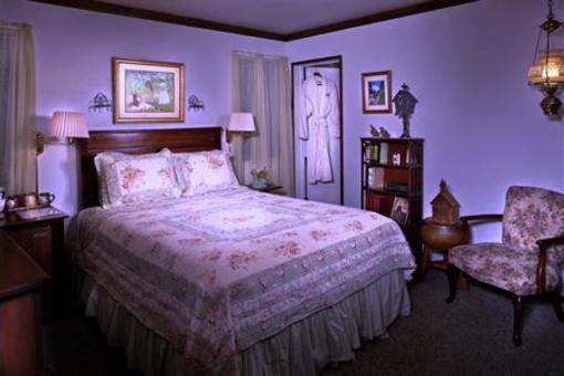 фото отеля Strawberry Creek Inn Idyllwild